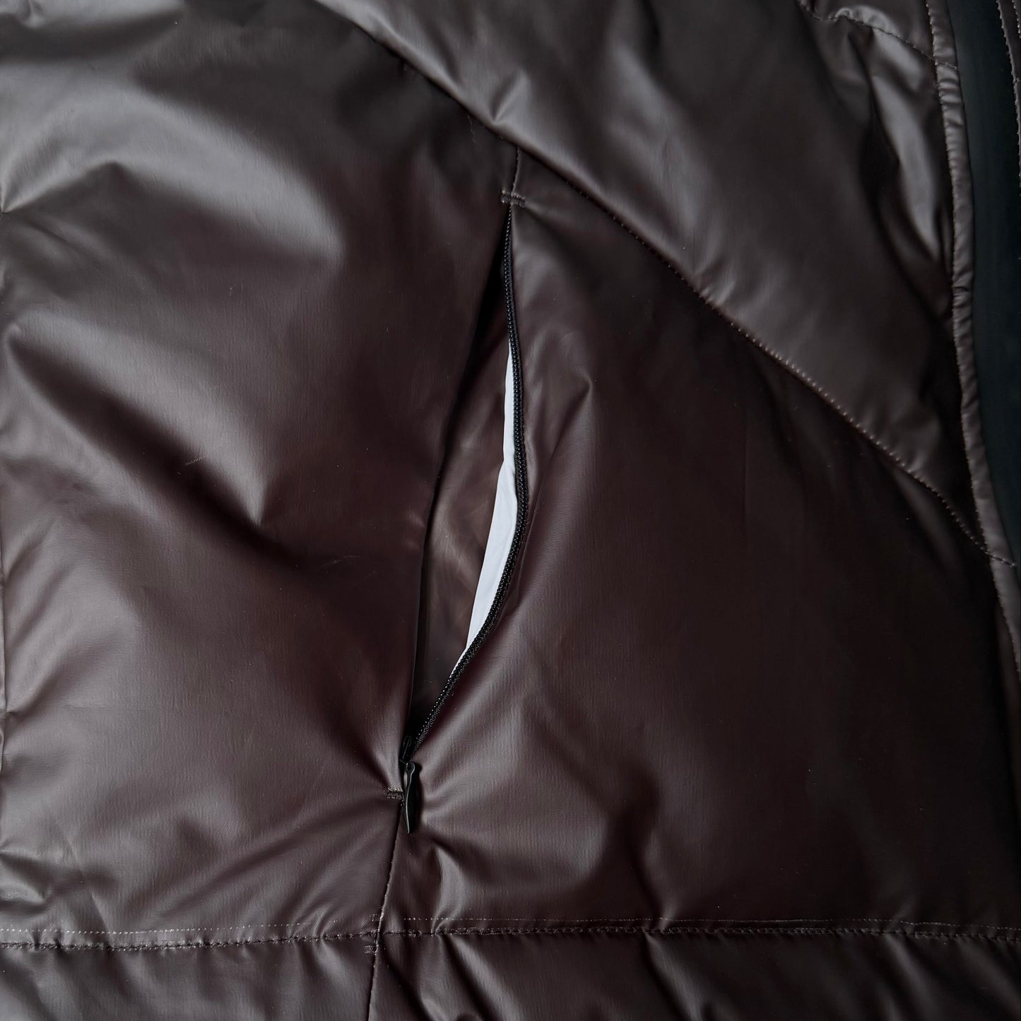 Heat Reactive Puffer (Coal)